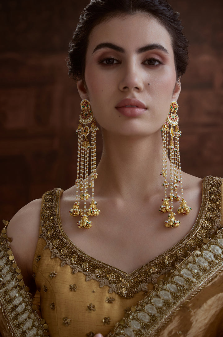 Dilnaar Kundan Jhumka Earrings