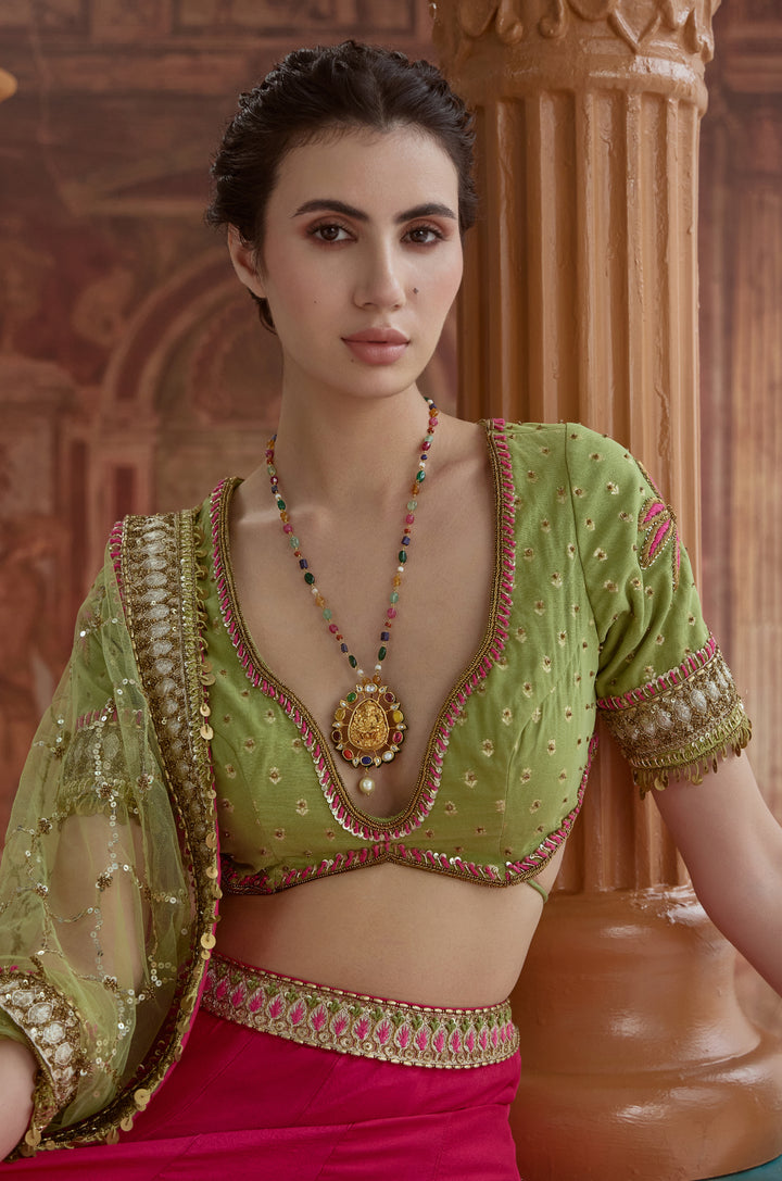 Vaidehi Navrattan Temple Pendant Necklace