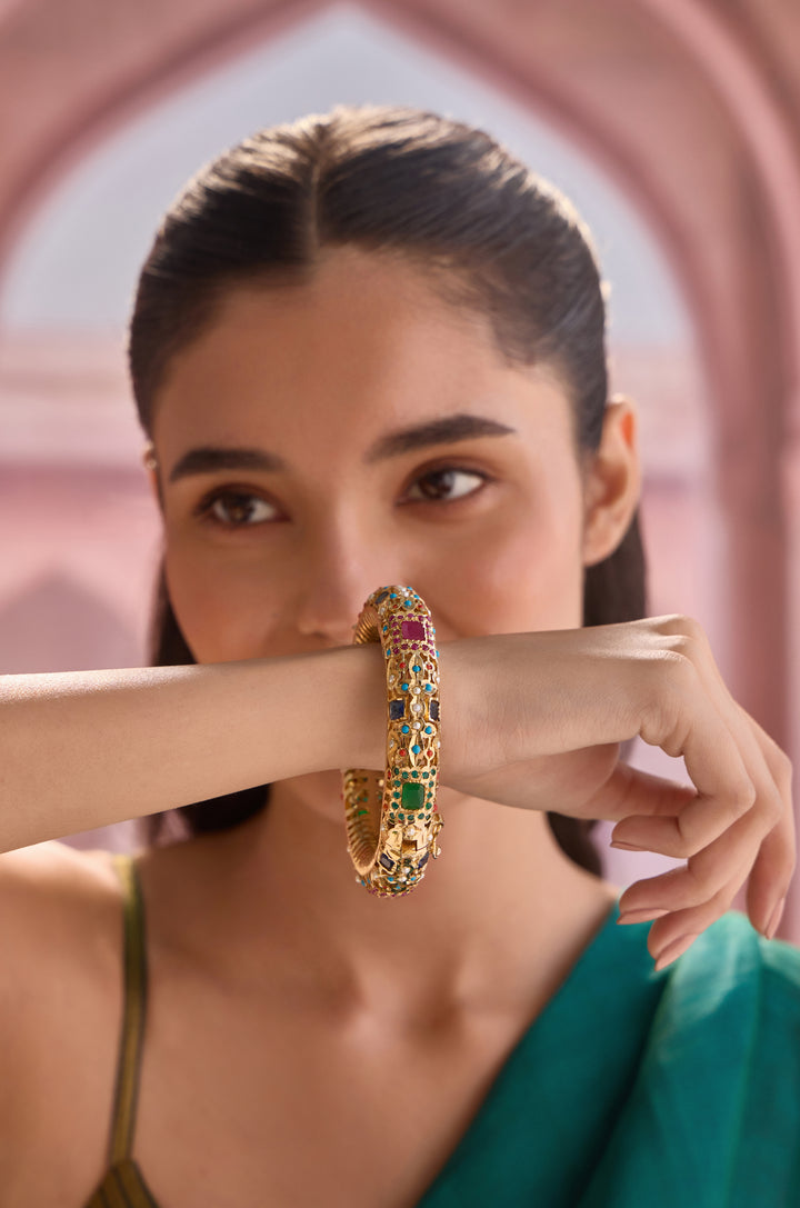 Hasini Navrattan Jadau Bangle