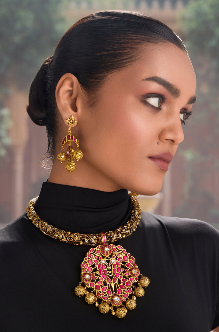 Raghvi Temple Work Hassli Necklace Set