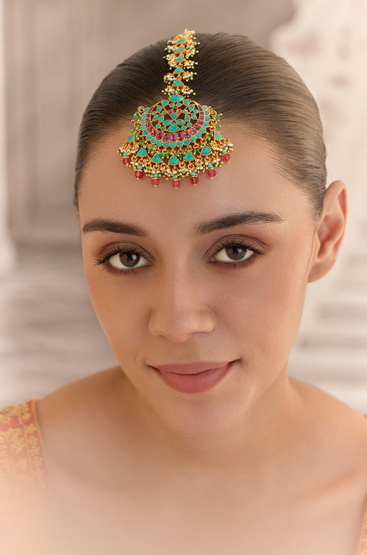 Aaira Turquoise Kundan Maangtikka
