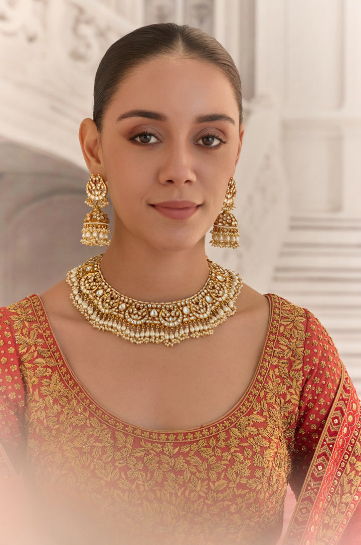 Vanya Kundan Necklace Set