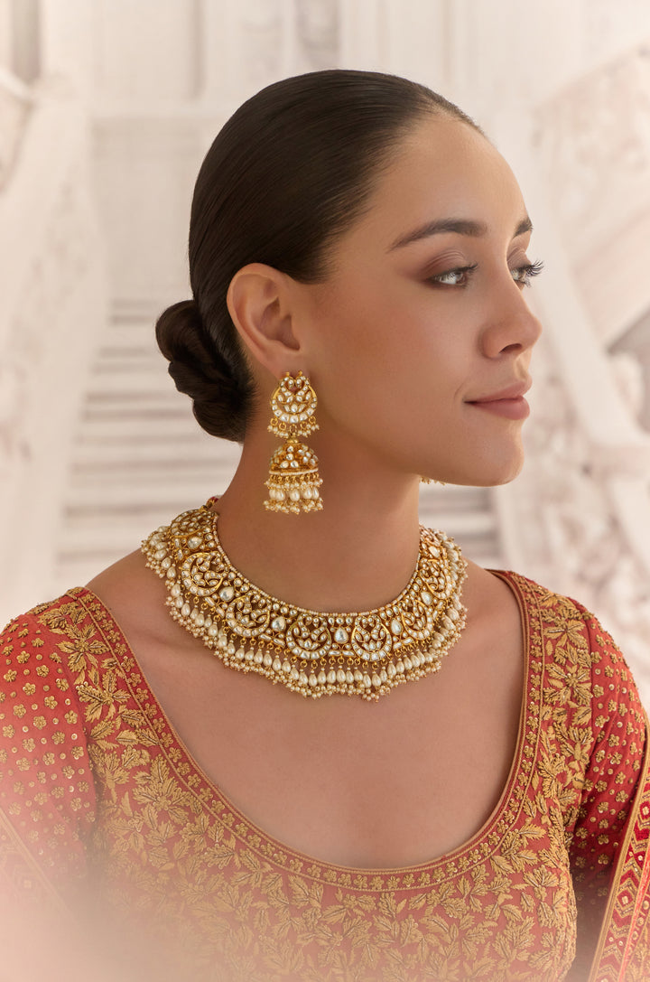Vanya Kundan Necklace Set