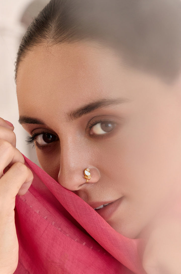 Ridhi Mother Of Pearl Silver Nosepin