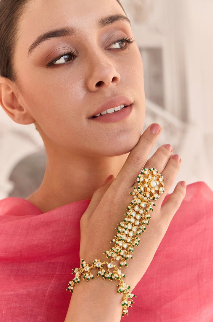 Nazakat Kundan And Pearls Hathphool