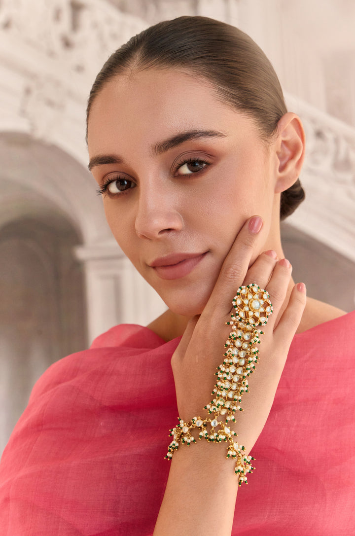 Nazakat Kundan And Pearls Hathphool