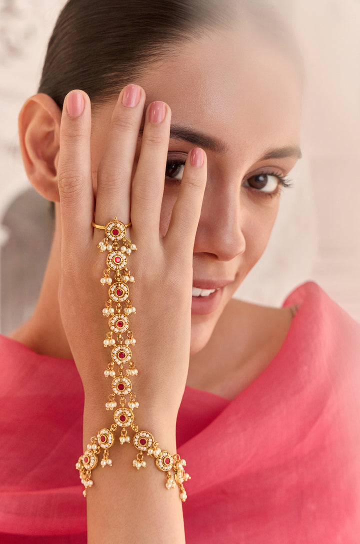 Jasika Red Kundan Hathphool