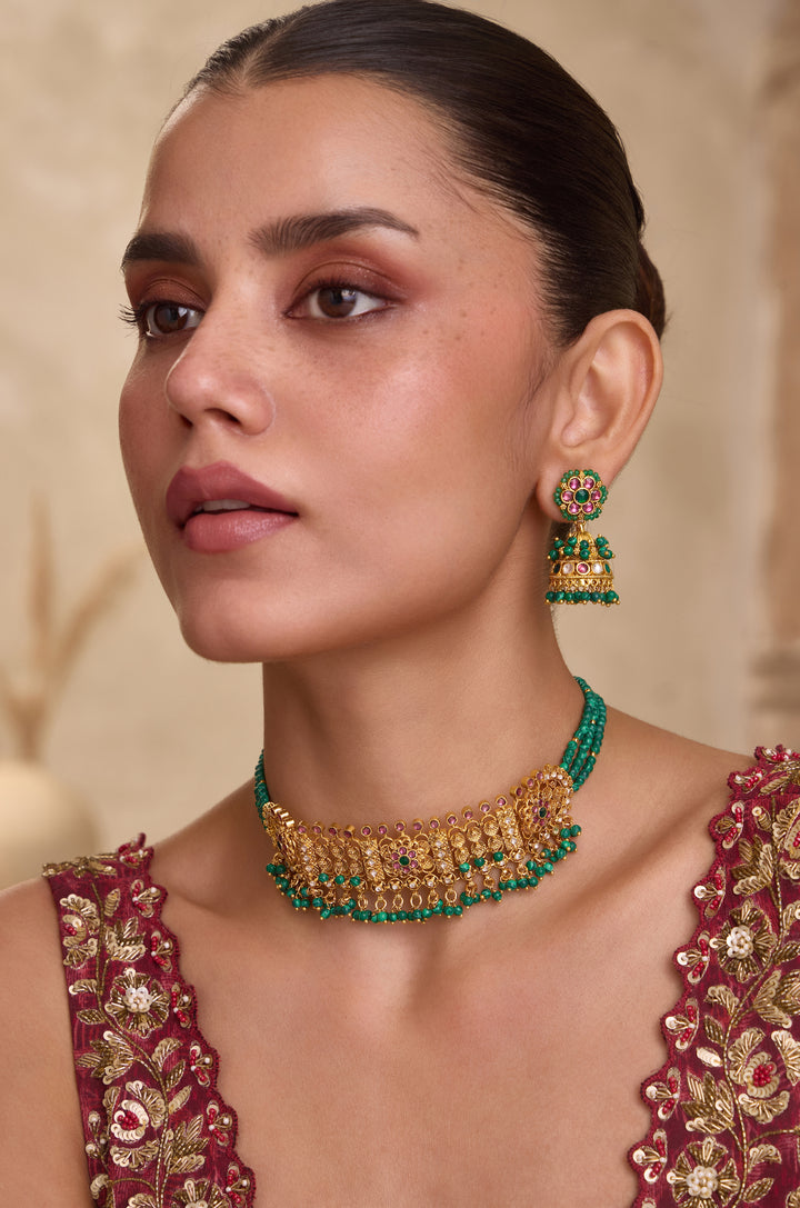 Advika Kundan Necklace Set