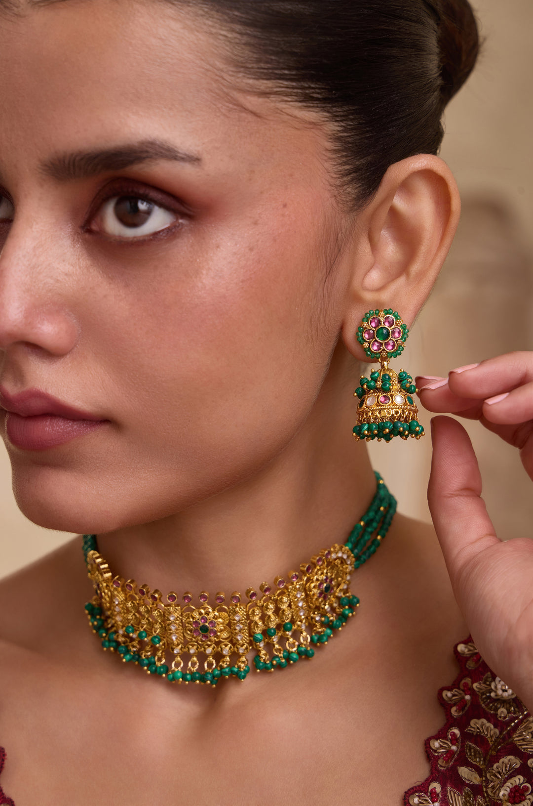 Advika Kundan Necklace Set