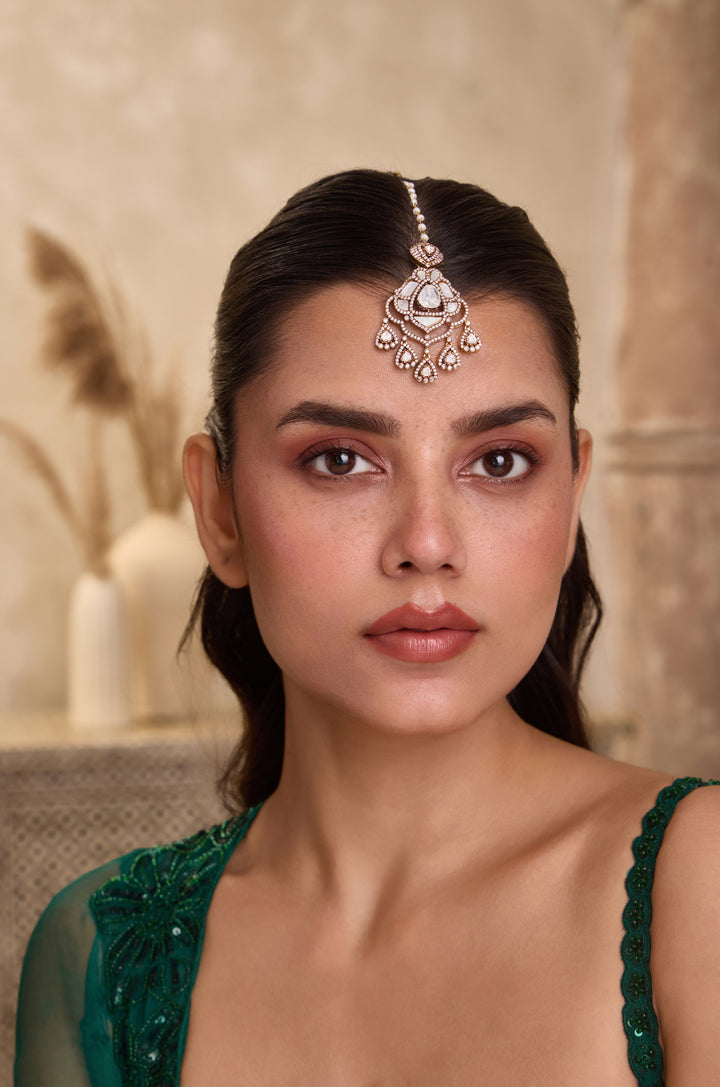 Noorie Mother of Pearl Maangtikka