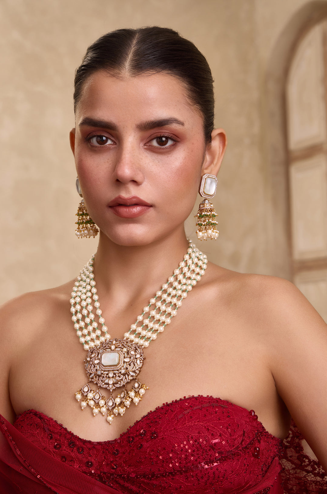 Yasmina Mother Of Pearl Necklace Set