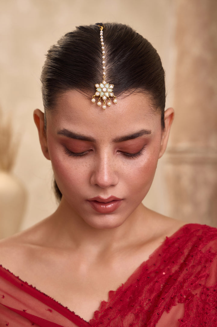 Oriana Mint Kundan Maangtikka