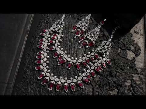 Poppy Red Necklace Set