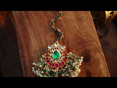 Ojaswi Green Kundan Maangtikka