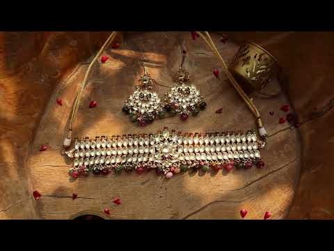 Maitreyee Kundan Necklace Set