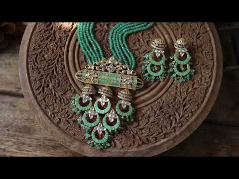 Avya Polki Silver Necklace Set