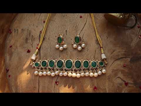 Ishita Green Necklace Set