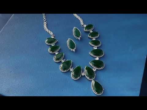 Julia Green Necklace Set
