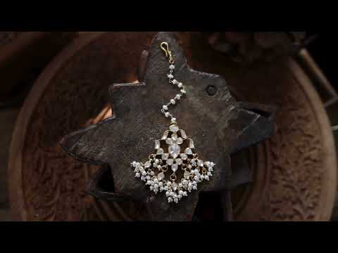 Nadiaa Polki Silver Maangtikka