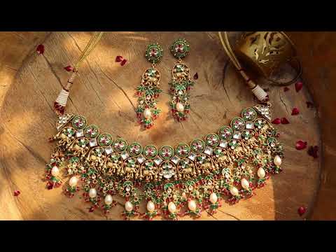 Unnira Kundan Necklace Set