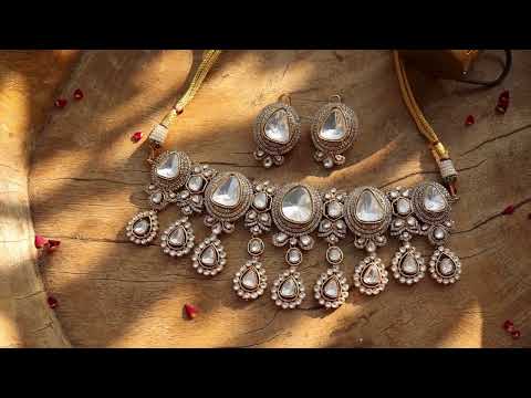 Saanvi Polki Necklace Set