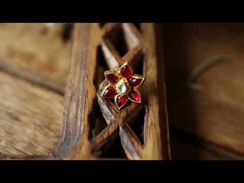 Vedhi Kundan Nosepin