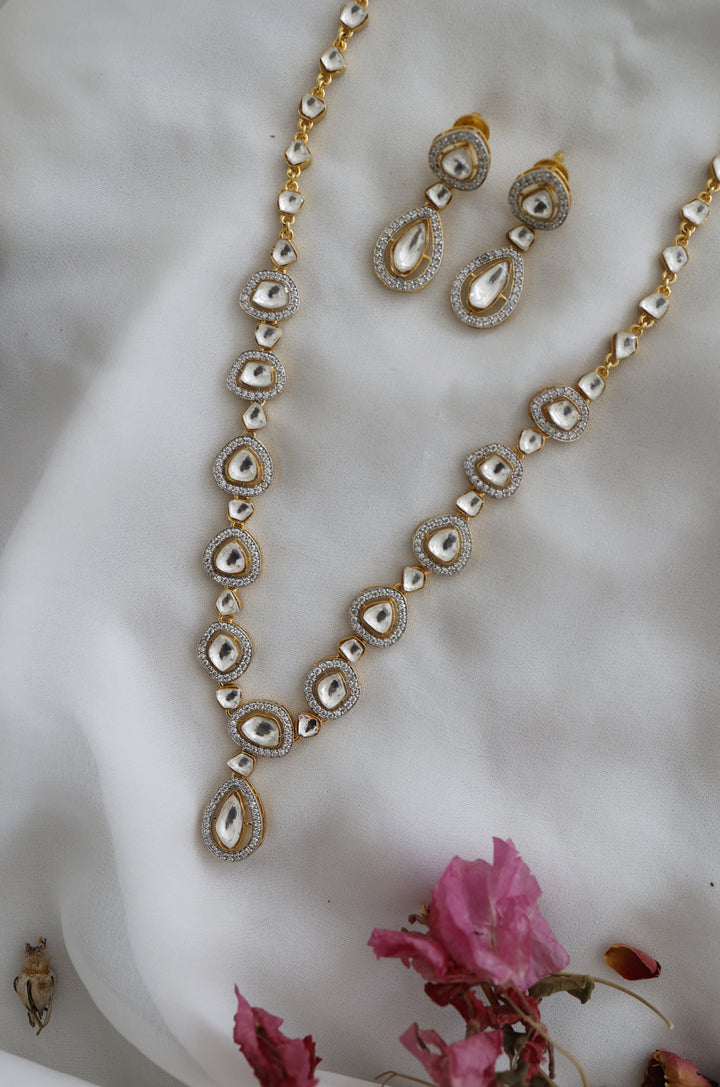 Vasaki Victorian Polki Necklace Set