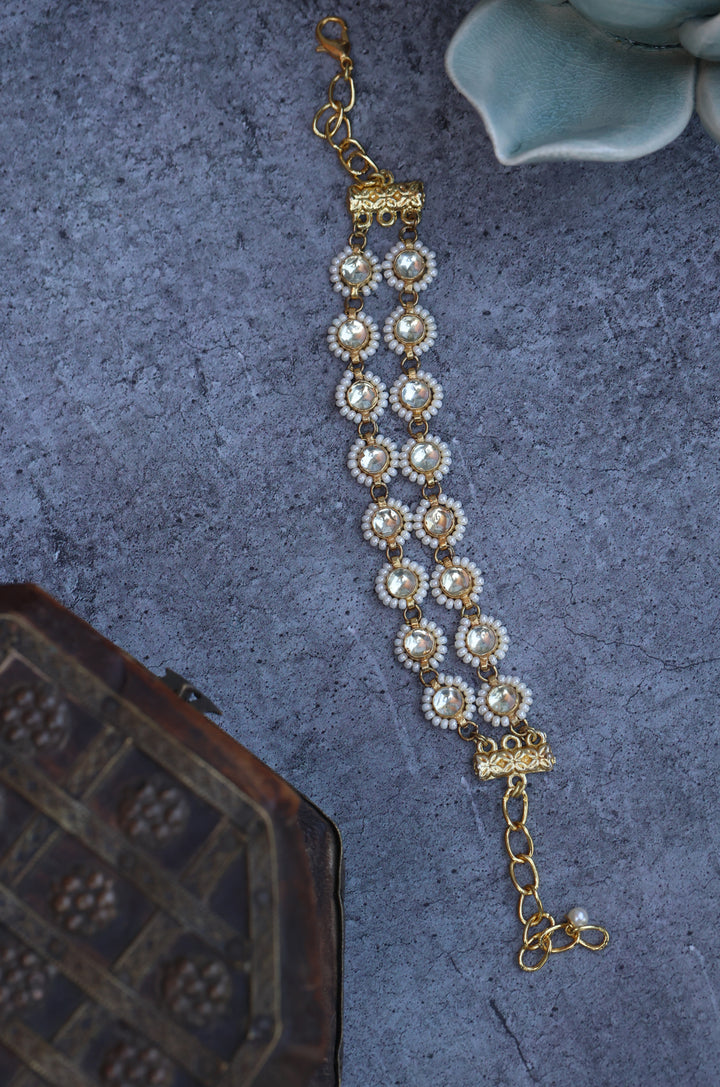 Kavitva Kundan Pearls Bracelet