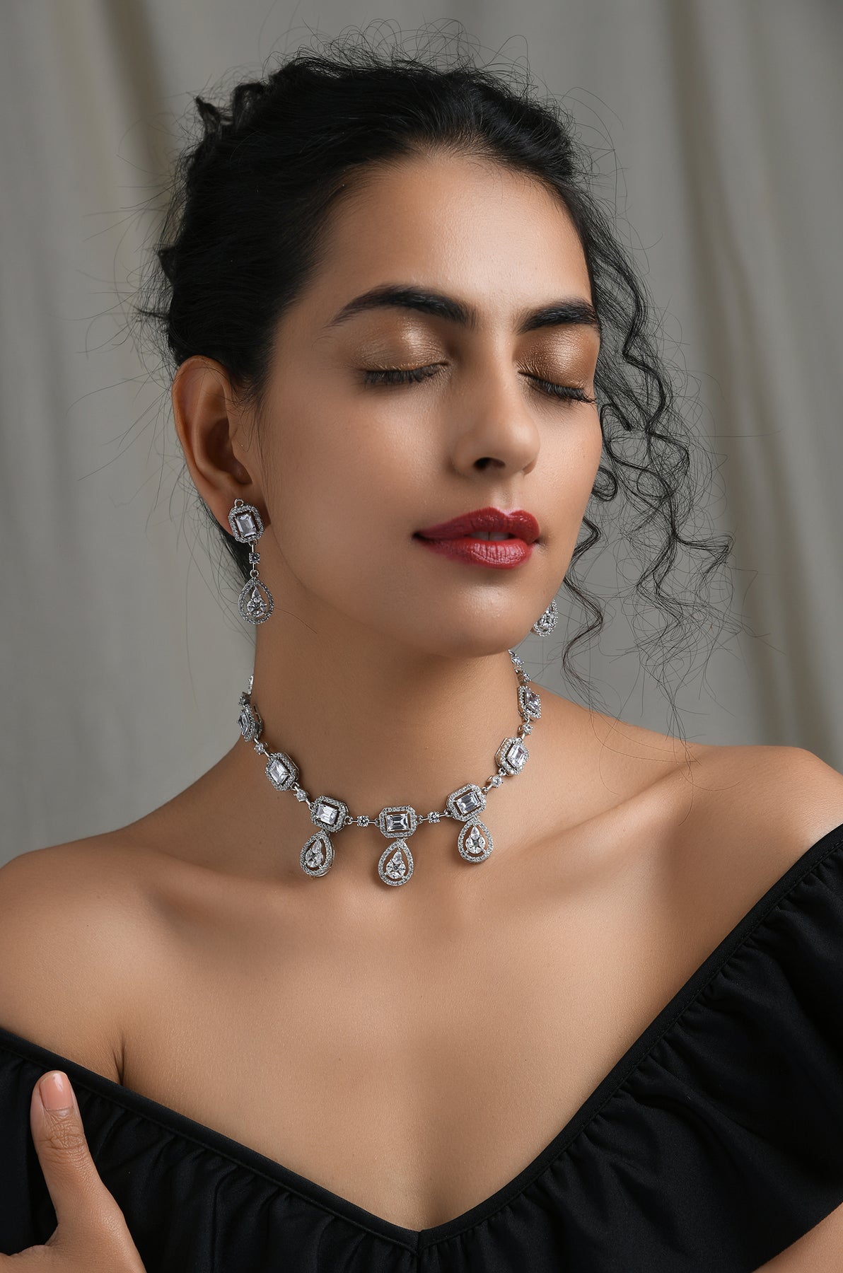 Faux diamond hotsell choker necklace