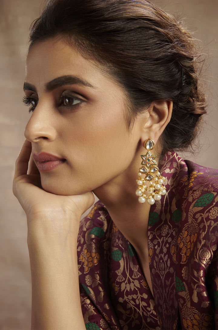 Advait Kundan Earrings With Pearls