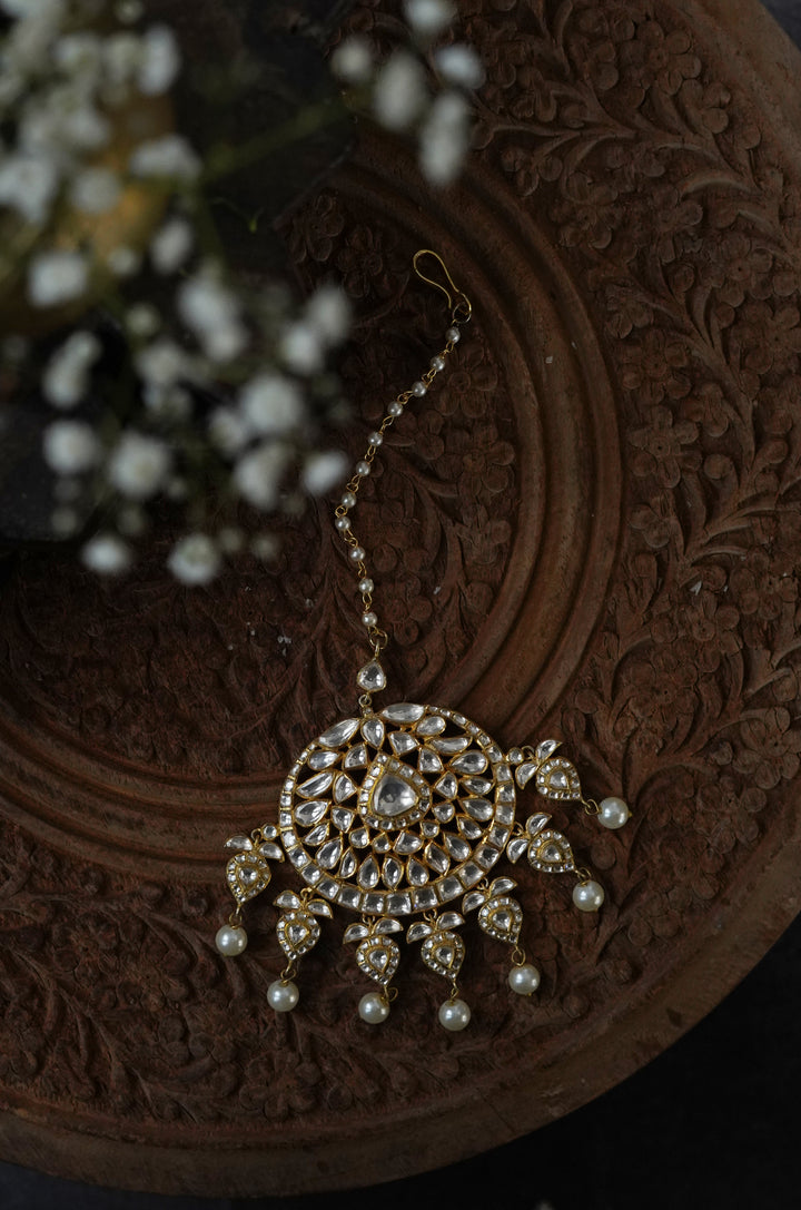 Awsena Polki Silver Maangtikka